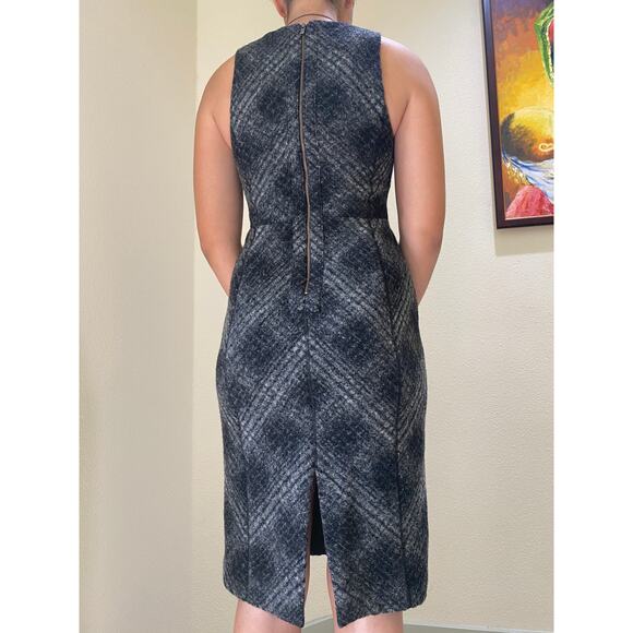 Banana Republic Wool-Blend Sheath Dress 2 Petite- lined, gray - Picture 3 of 9